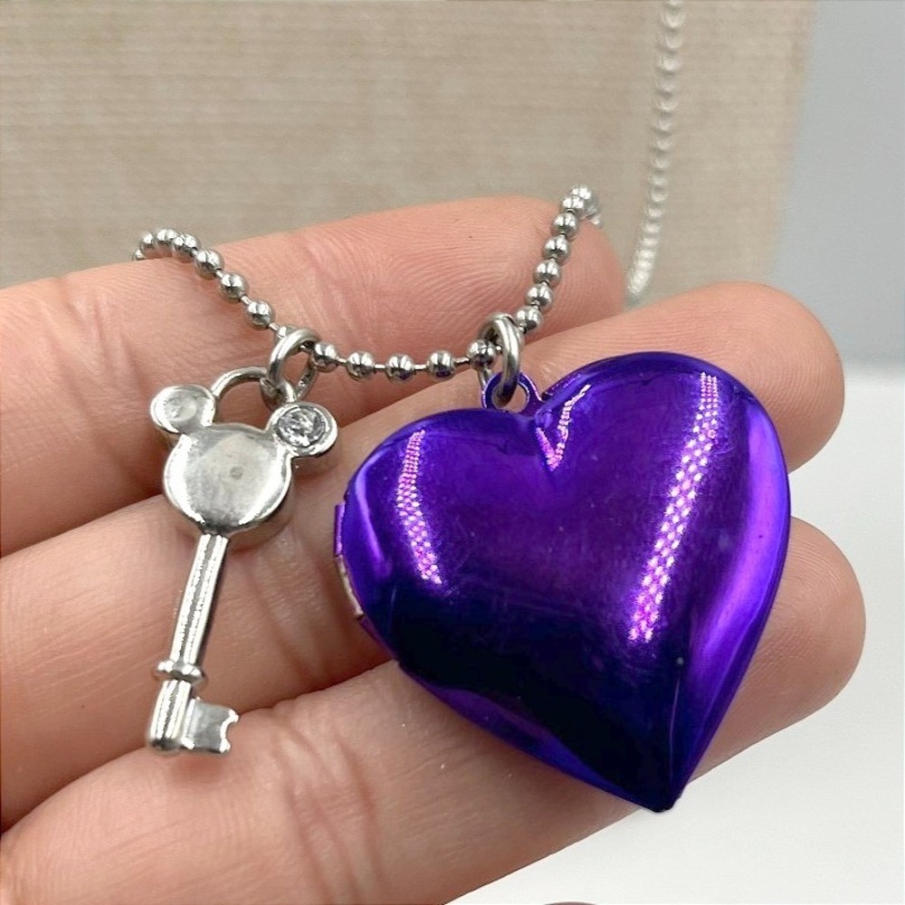 Vintage Disney Mickey Mouse Purple Heart Locket Necklace & Key Charm Gold‎ Tone